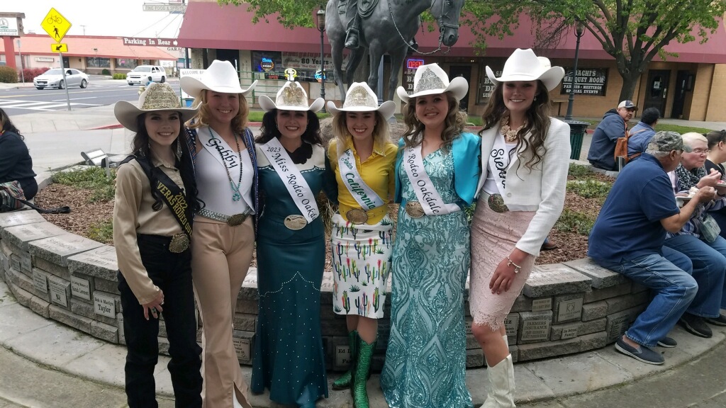 Queen Photos Oakdale Rodeooakdale Rodeo