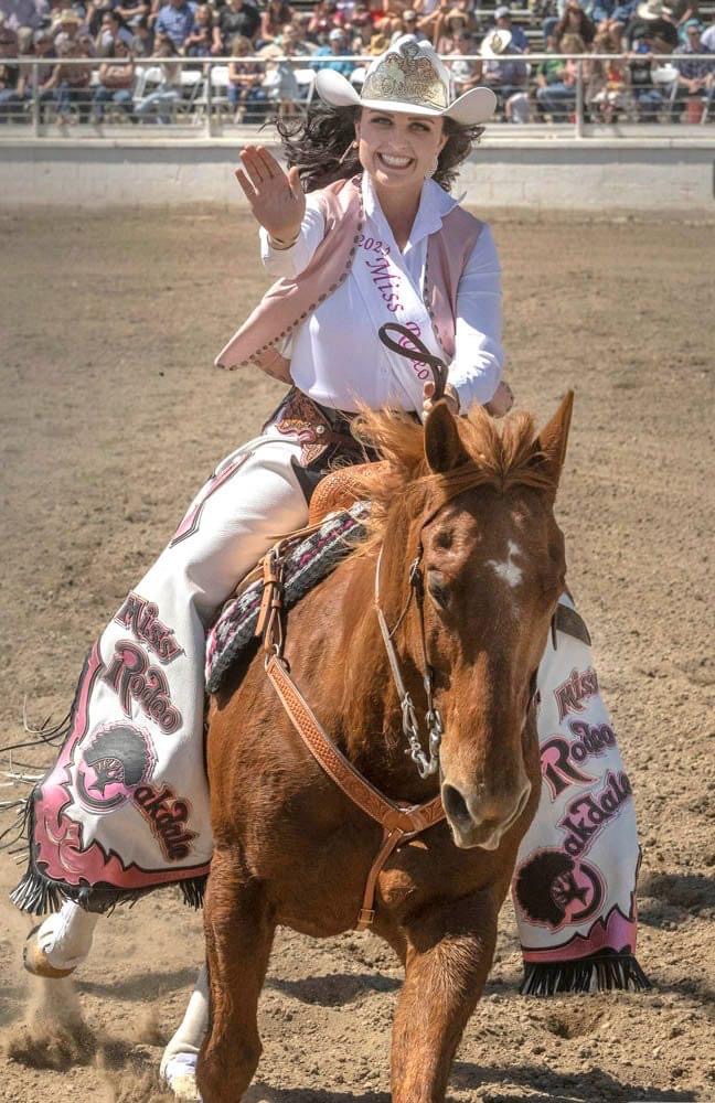 Queen Photos OAKDALE RODEOOAKDALE RODEO