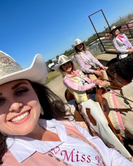 Queen Photos OAKDALE RODEOOAKDALE RODEO